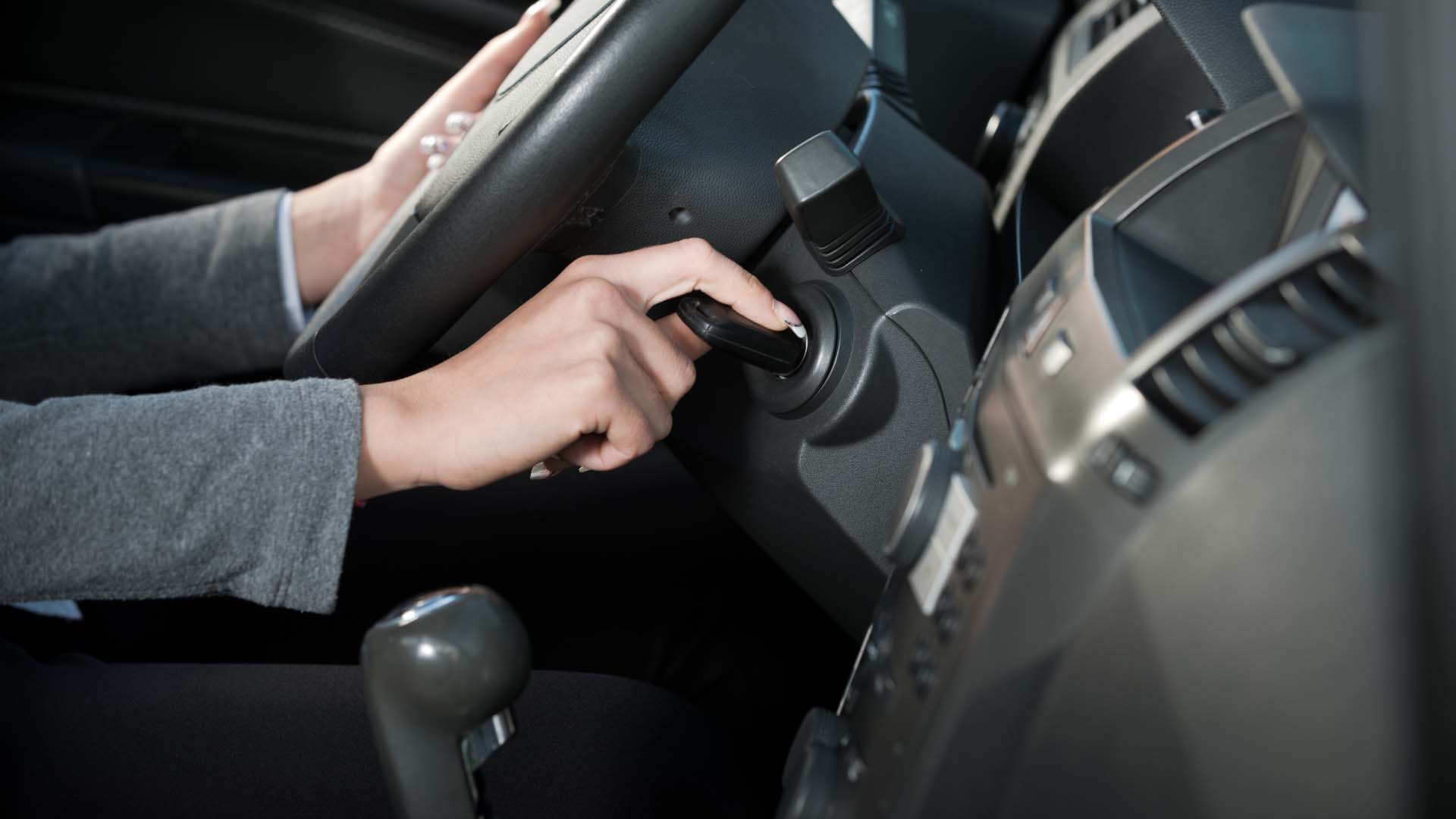 May-loc-khong-khi-o-to-Sharp-IG-HCF15