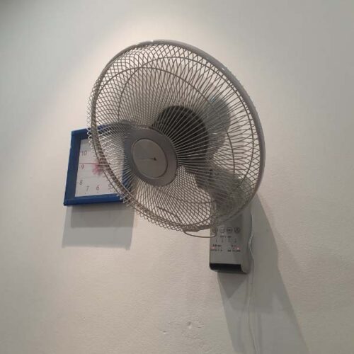 Quat-treo-tuong-Toshiba-TF-30RK25