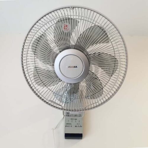 Quat-treo-tuong-Toshiba-TF-30RK25