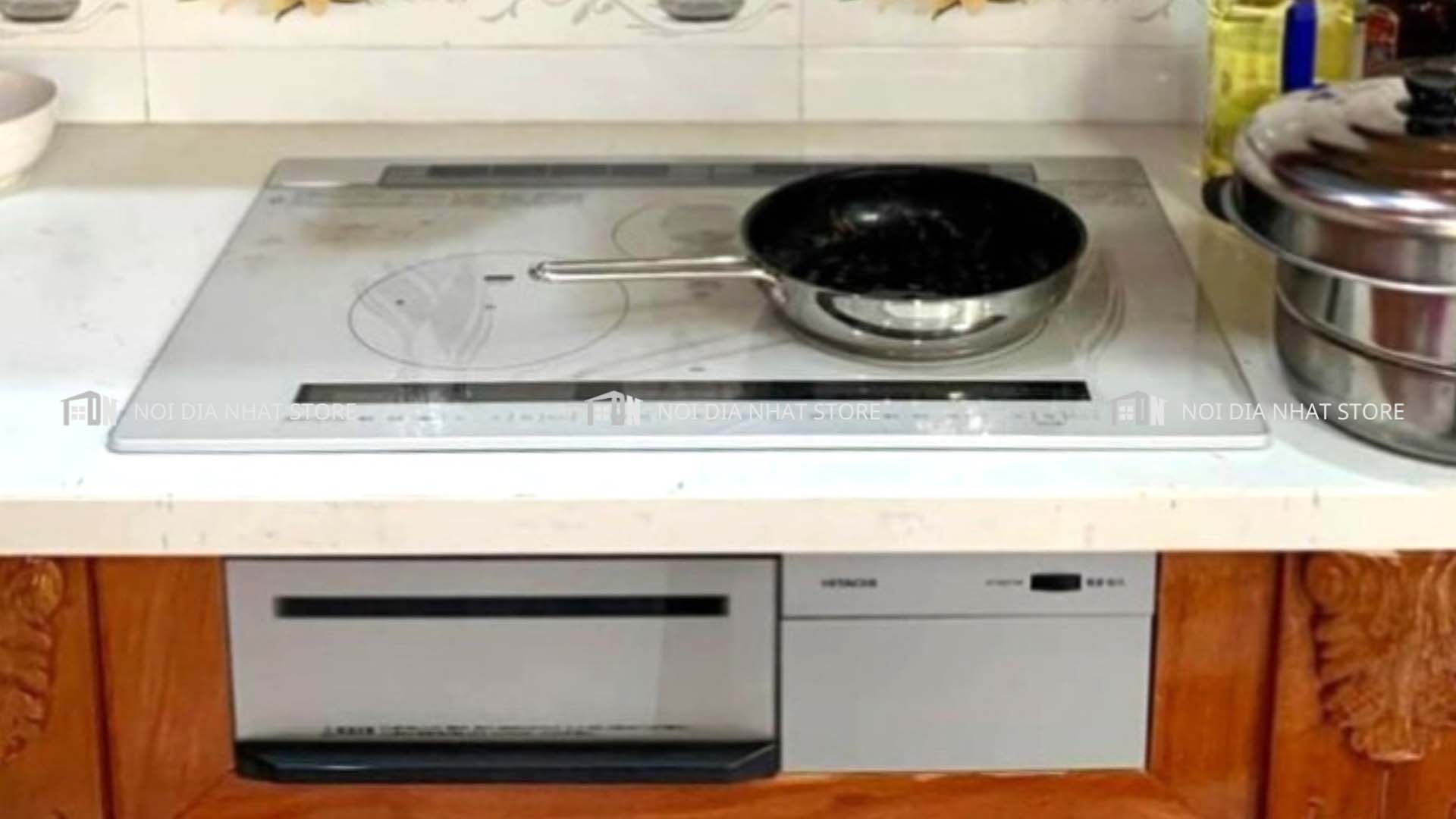 Bếp từ Hitachi HT-M8STWF size 75cm Bep-tu-hitachi-ht-m8stwf