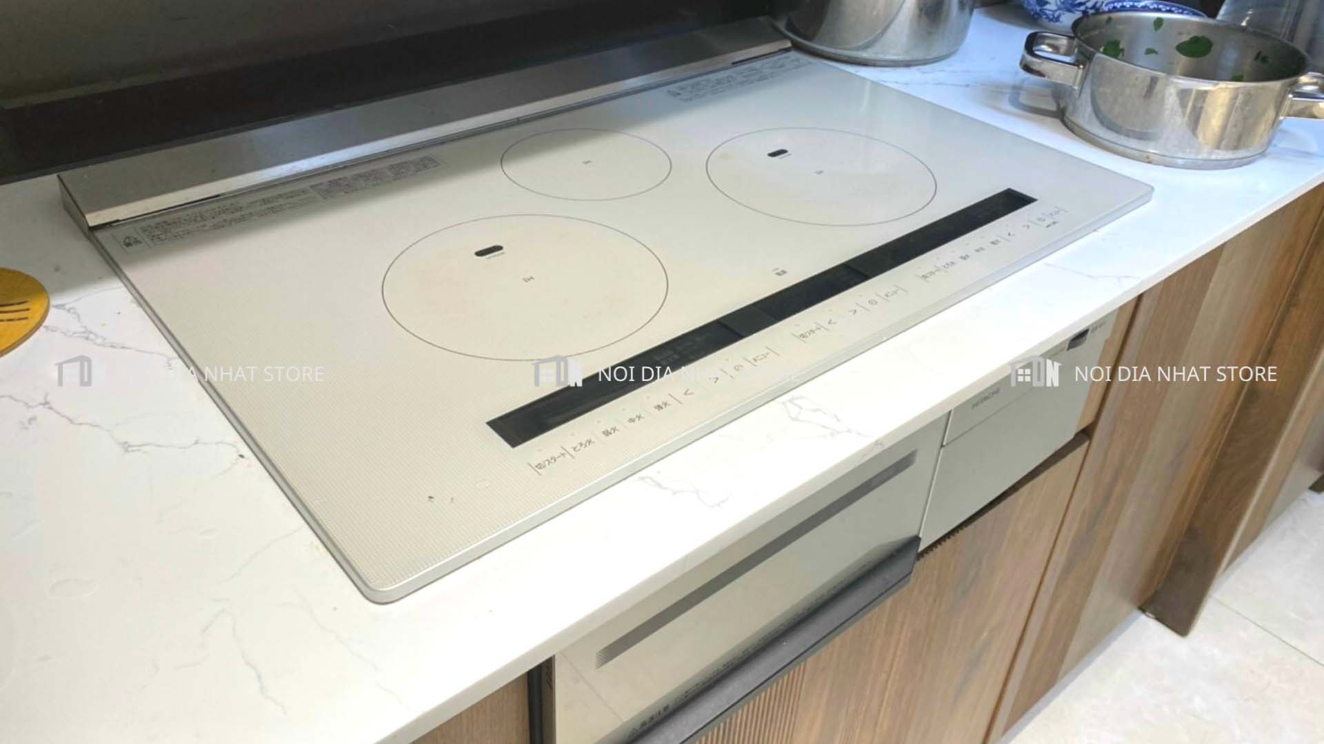 Bếp từ Hitachi HT-M8STWF size 75cm Bep-tu-hitachi-ht-m8stwf