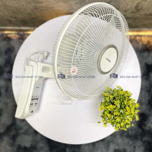 Quat-treo-tuong-Iris-Ohyama-WFC-306