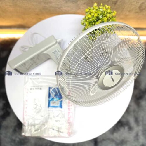 Quat-treo-tuong-Toshiba-TF-30RK26