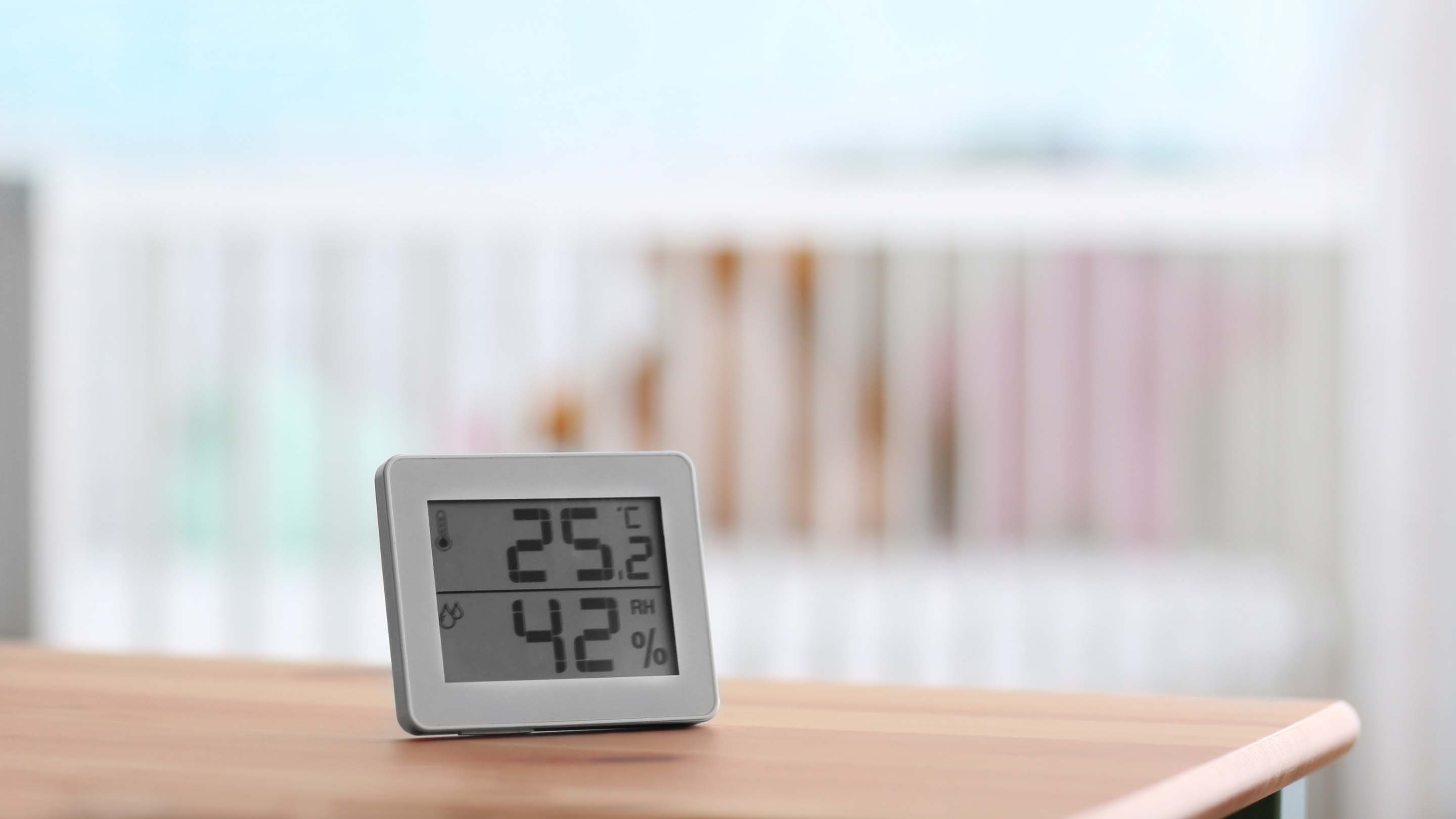 May-hut-am-Mitsubishi-MJ-P180WX-W